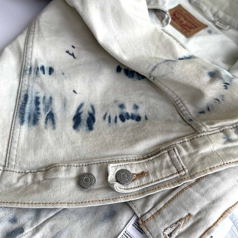 Levi’s Denim Acid Wash Jacket Size 1X - Picture 7 of 7